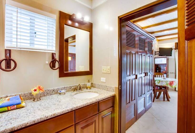 בית מלון כפרי Buttonwood Belize