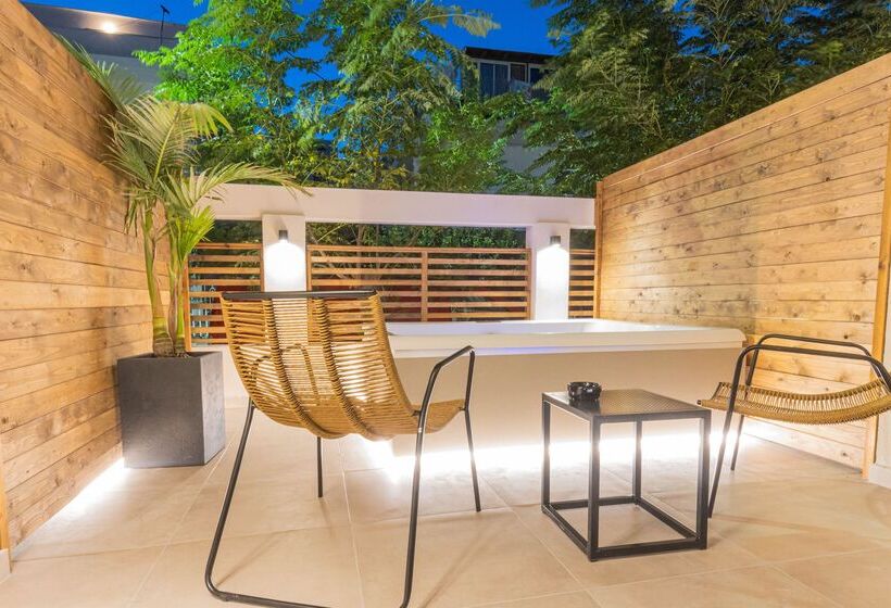 Cabana Blu Hotel & Suites