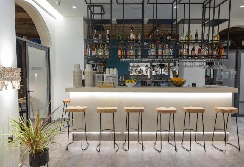 Cabana Blu Hotel & Suites