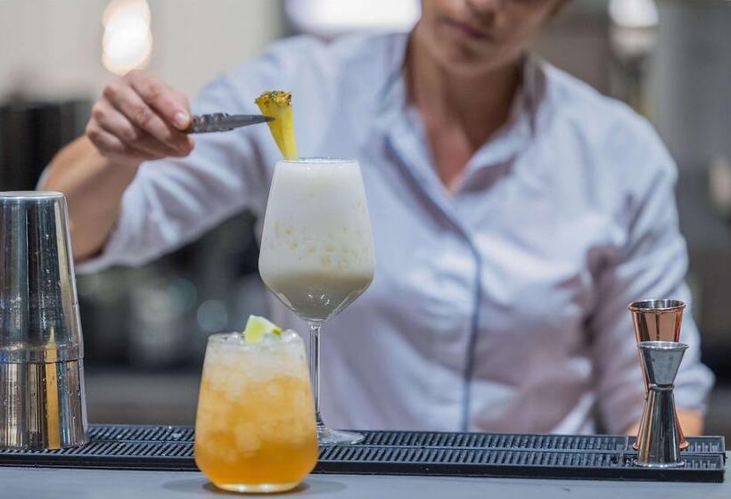 Cabana Blu Hotel & Suites