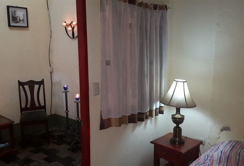 فندق Central Lodge