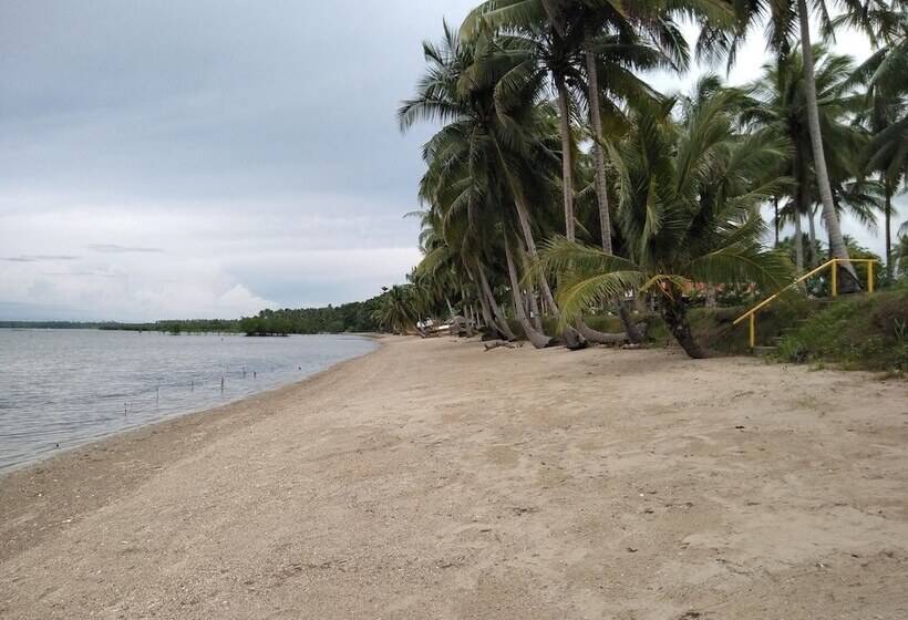 בית מלון כפרי Chilly Beach Resort Palawan