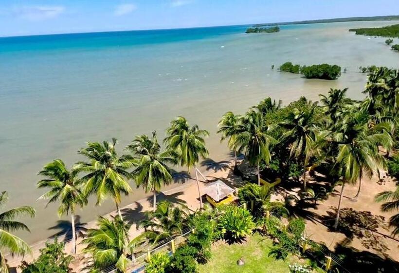 בית מלון כפרי Chilly Beach Resort Palawan