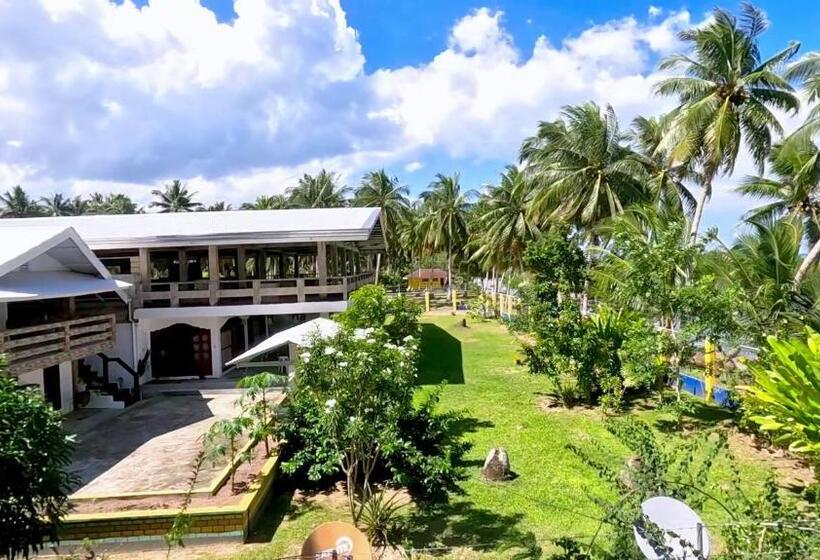 בית מלון כפרי Chilly Beach Resort Palawan