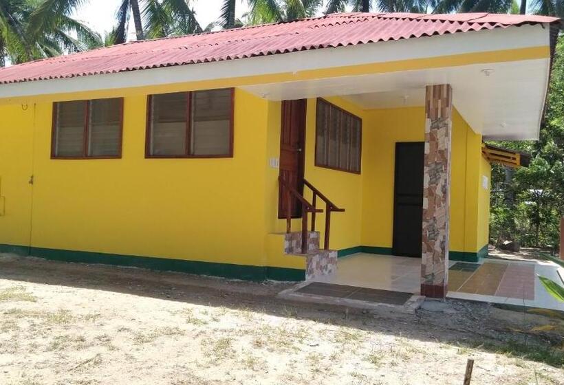 בית מלון כפרי Chilly Beach Resort Palawan