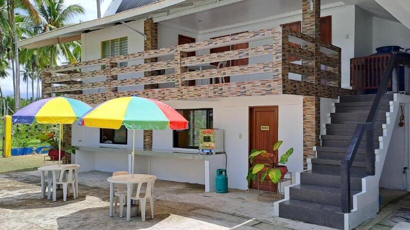 בית מלון כפרי Chilly Beach Resort Palawan