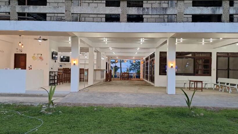 בית מלון כפרי Chilly Beach Resort Palawan