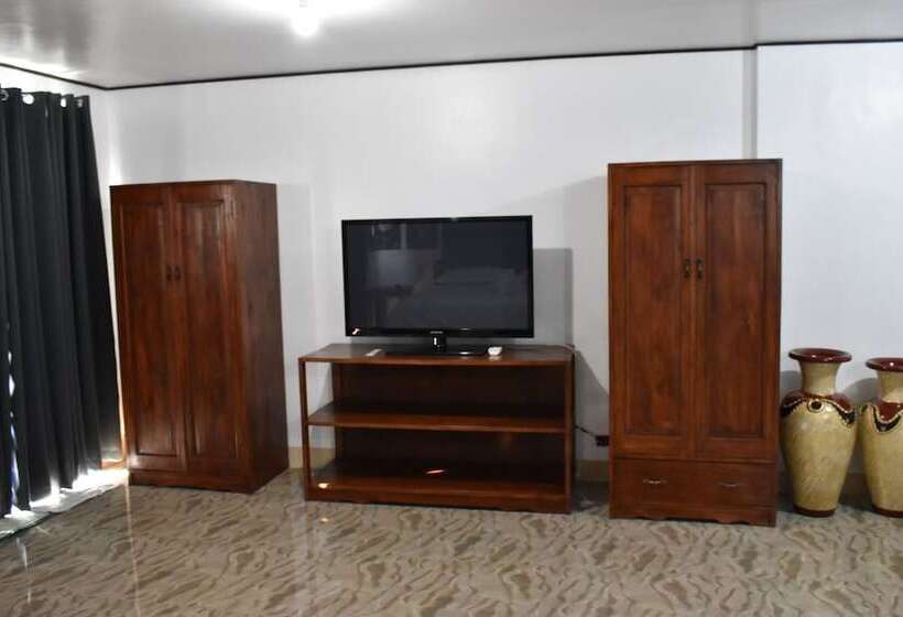 호텔 Mope Beach Resort