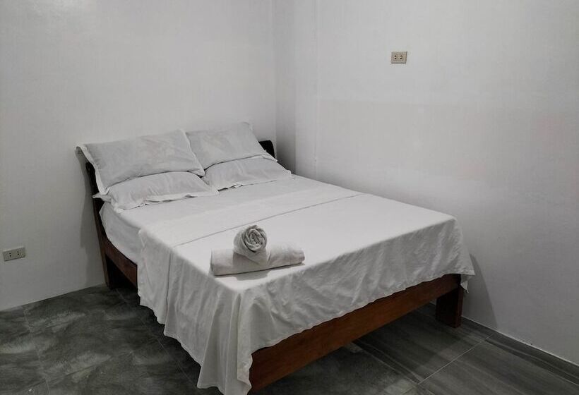 호텔 Mope Beach Resort