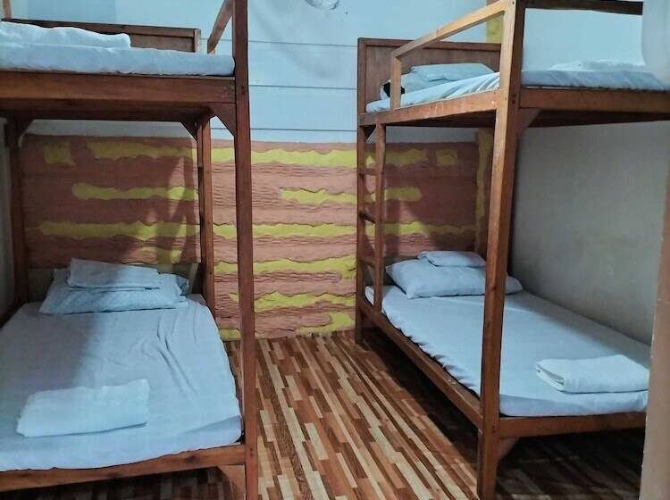 호텔 Mope Beach Resort