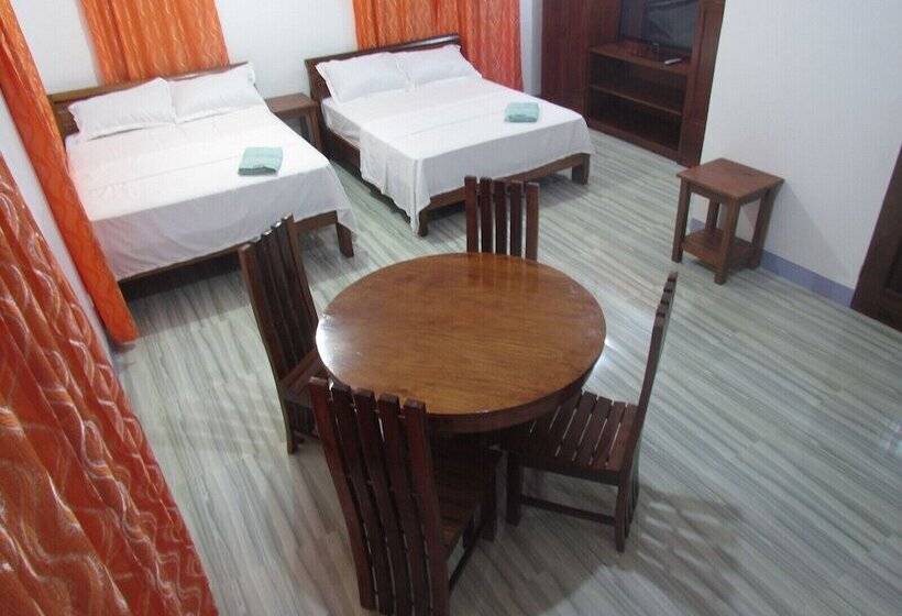 호텔 Mope Beach Resort