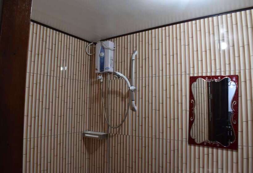 호텔 Mope Beach Resort