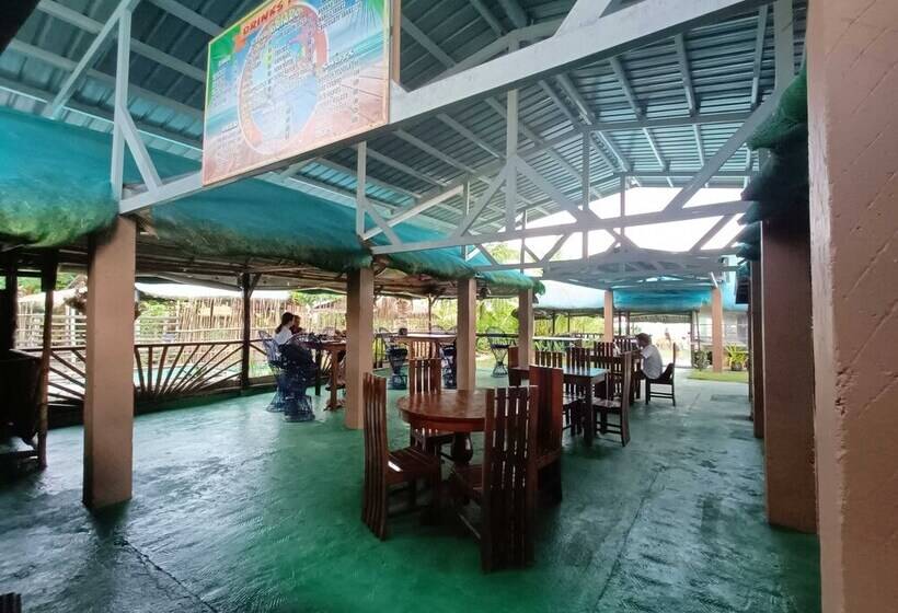 호텔 Mope Beach Resort