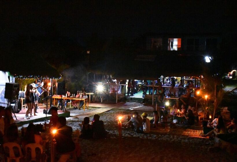 호텔 Mope Beach Resort