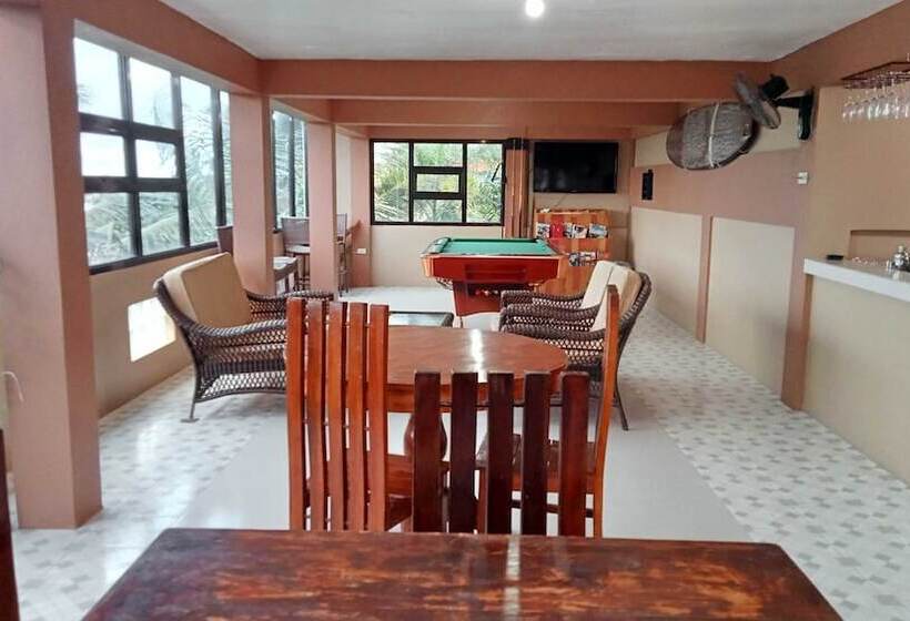 호텔 Mope Beach Resort