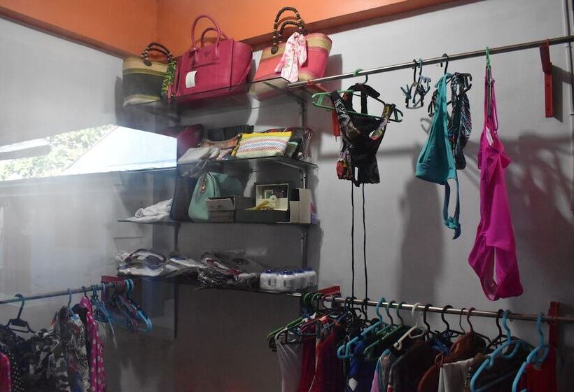 호텔 Mope Beach Resort