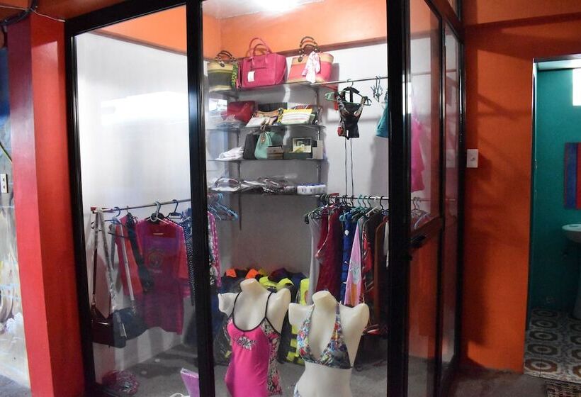 호텔 Mope Beach Resort