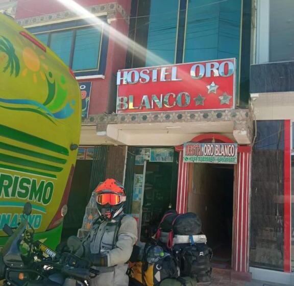 هتل Oro Blanco