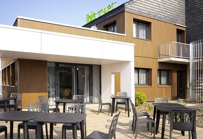 בית מלון כפרי Ibis Styles Fougeres