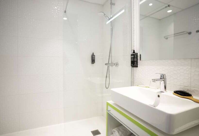 בית מלון כפרי Ibis Styles Fougeres