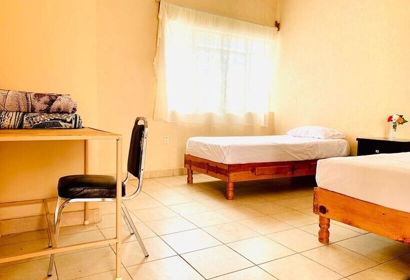 Отель Lagunas House Gómez Palacio