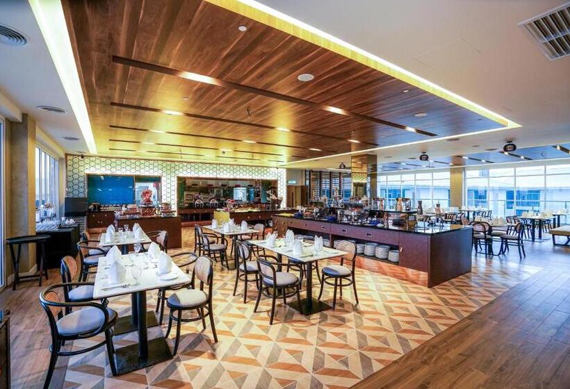 فندق Mercure Langkawi Pantai Cenang