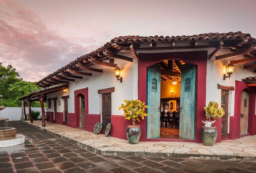 בית מלון כפרי Rancho Chilamate Guest Ranch