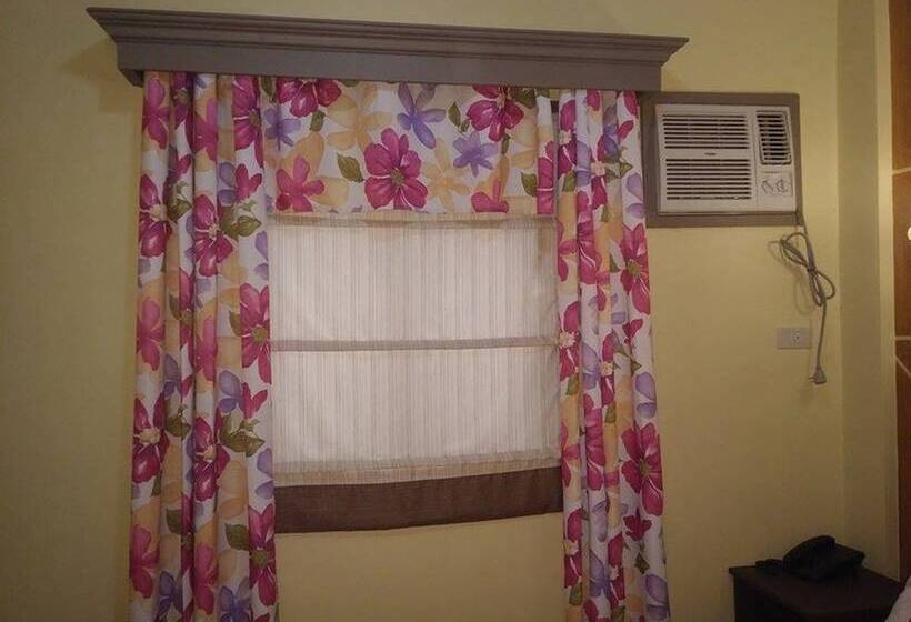 בית מלון כפרי San Juan Suites