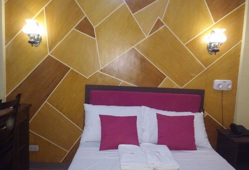 בית מלון כפרי San Juan Suites