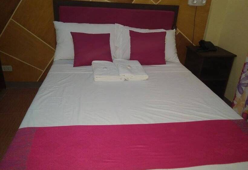 בית מלון כפרי San Juan Suites