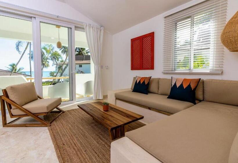 Отель Las Canas Beach Retreat