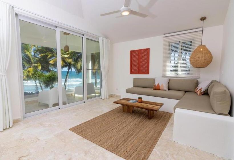 Отель Las Canas Beach Retreat