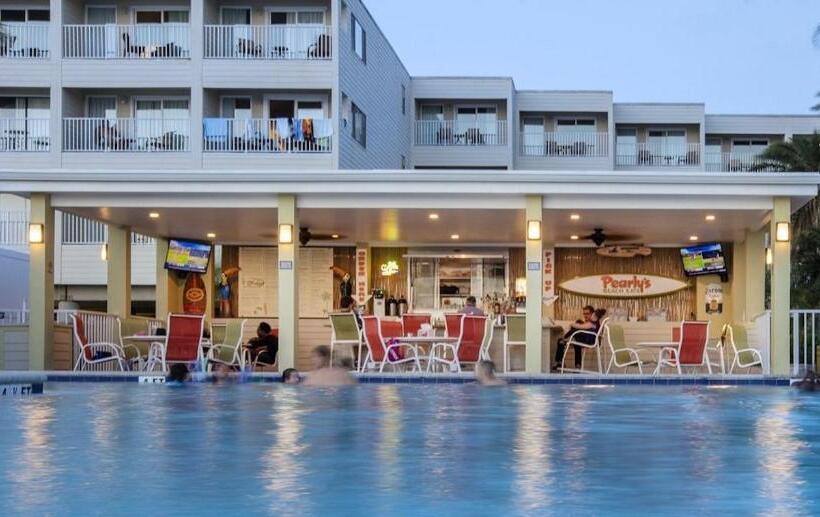 2 Bed Condo With Balcony Facing Pool And Sunsets!