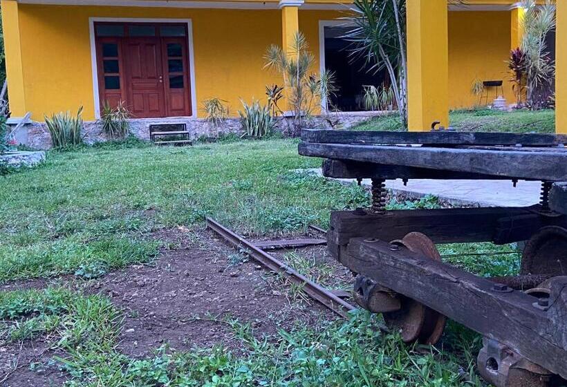 הוסטל Casa Coronado Izamal