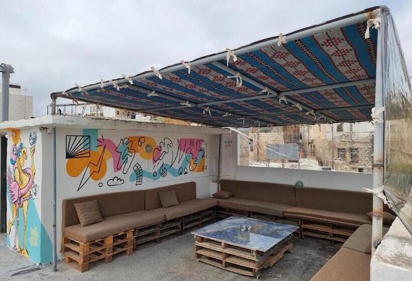 هاستل Rainbow House