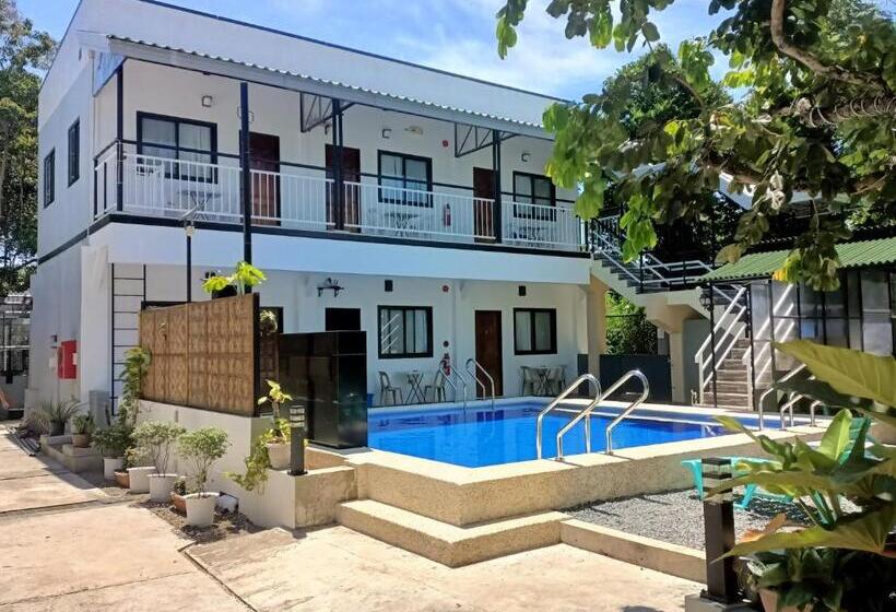 Alona Whitehouses Resort