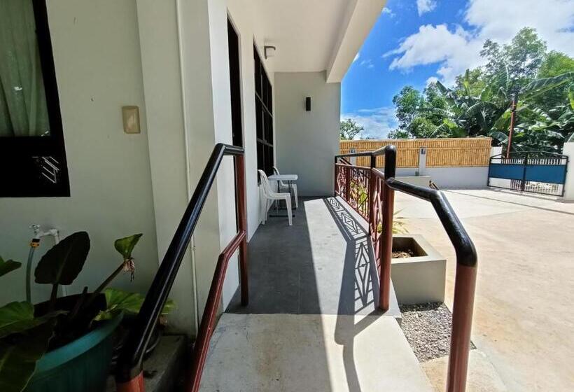 Alona Whitehouses Resort