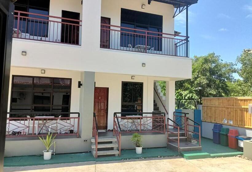 Alona Whitehouses Resort