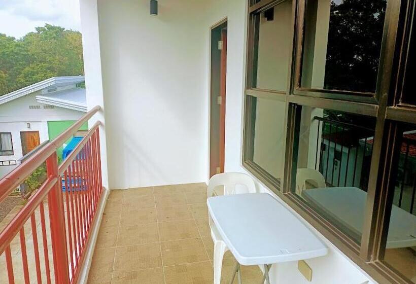 Alona Whitehouses Resort