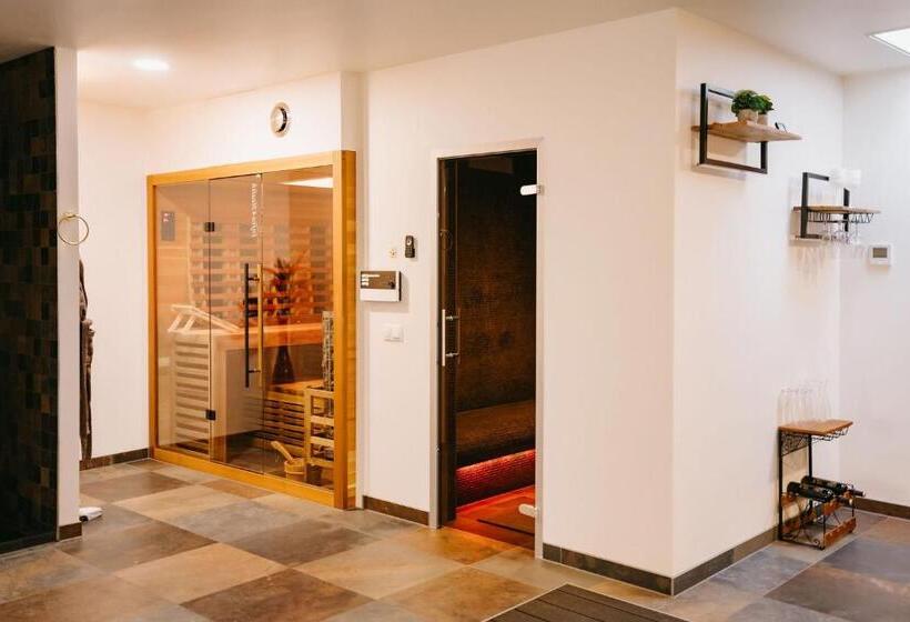 צימר Maas En Waal Wellness & Suites