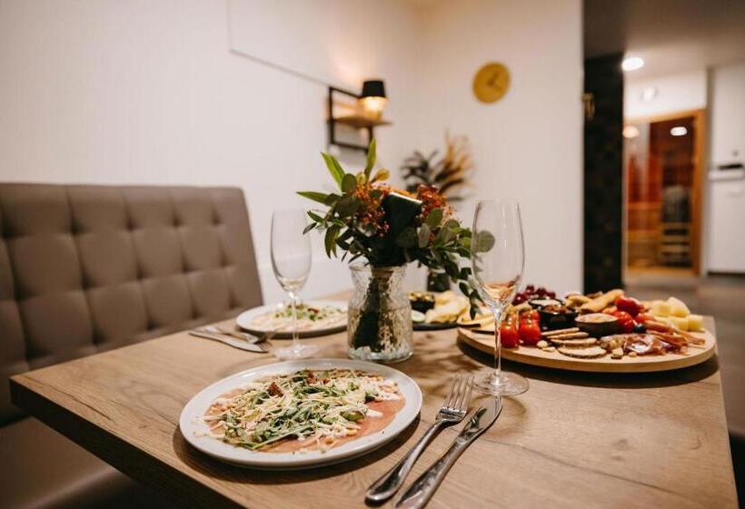 צימר Maas En Waal Wellness & Suites