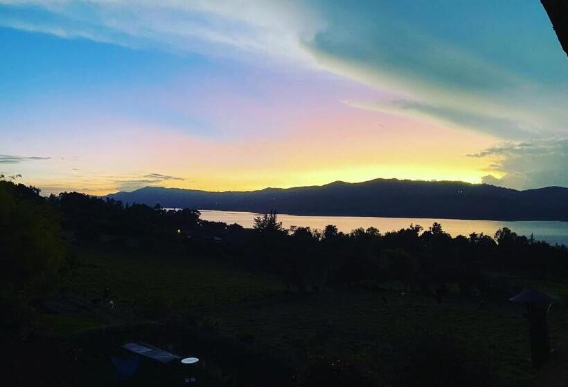 Bed and Breakfast Cabaña Media Luna