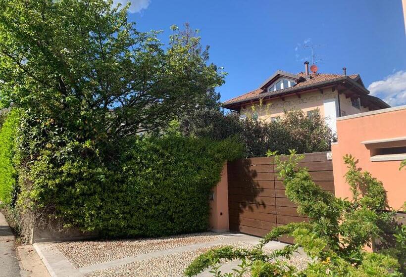 مبيت وإفطار Casabella Lago Maggiore