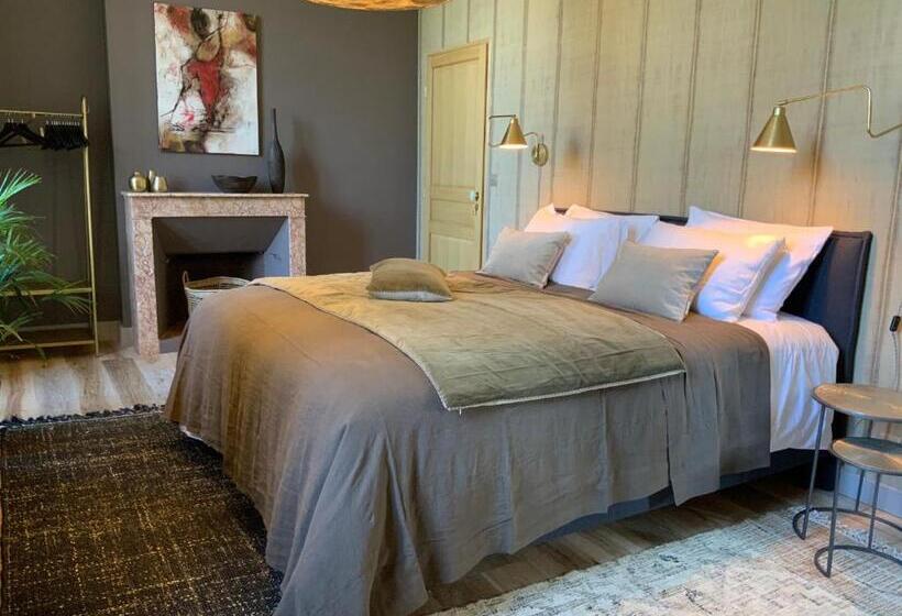 تختخواب و صبحانه La Bastide Des Grands Chênes