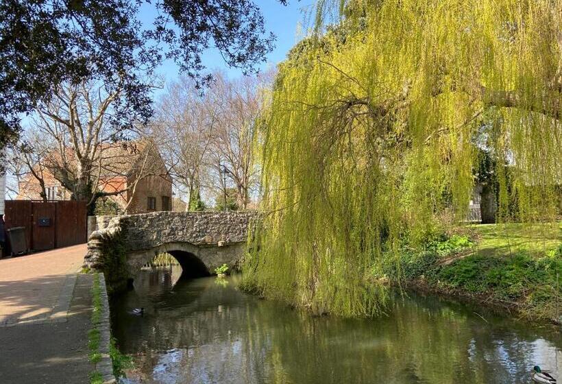 ベッドアンドブレックファースト No Car Needed