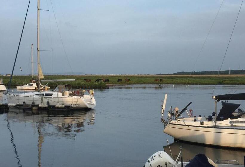 ベッドアンドブレックファースト No Car Needed