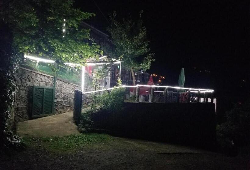 ベッドアンドブレックファースト Olimbera Köy Evi