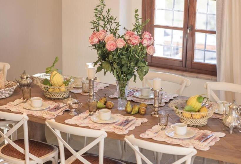 تختخواب و صبحانه Rivo Della Corte