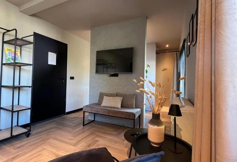 تختخواب و صبحانه Boutique Hotel Le Faucon