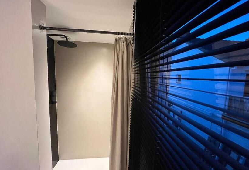 تختخواب و صبحانه Boutique Hotel Le Faucon